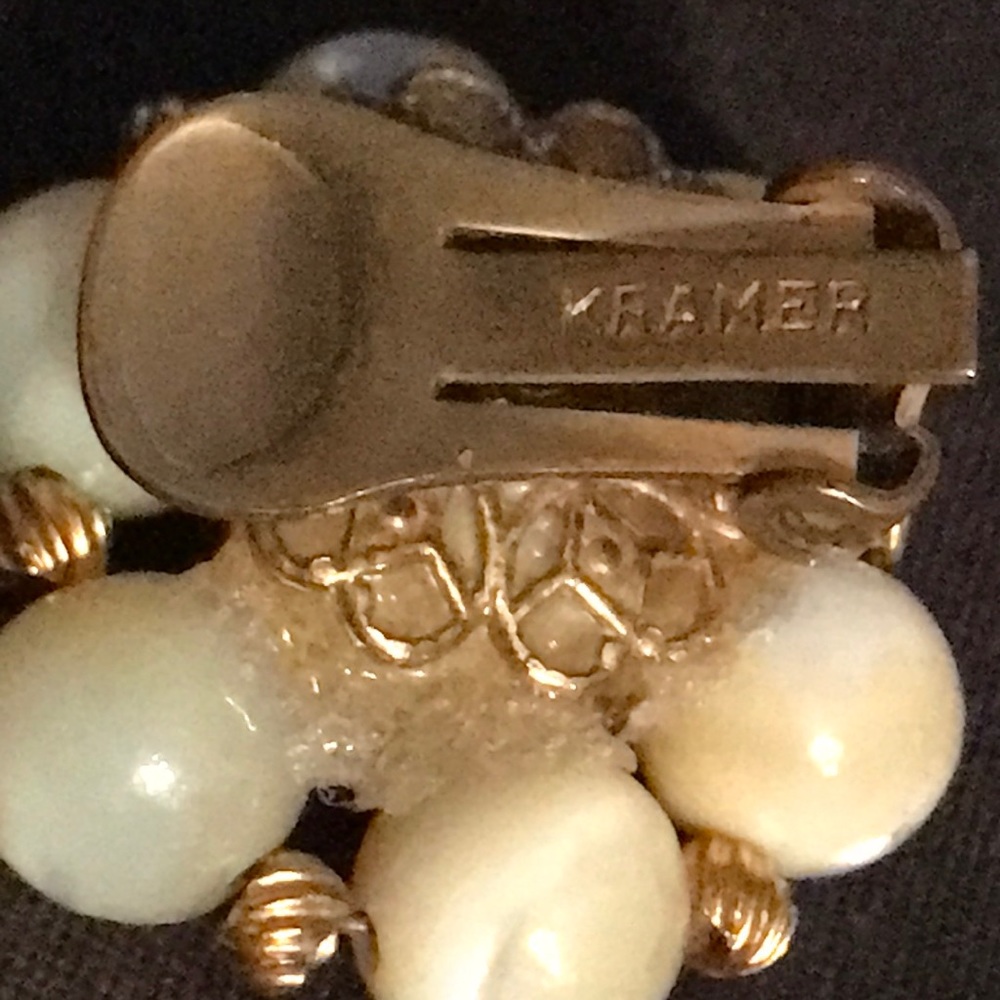 ➡️Vintage‼️➡️ WWII KRAMER Stamped Earrings - Picture 3 of 4